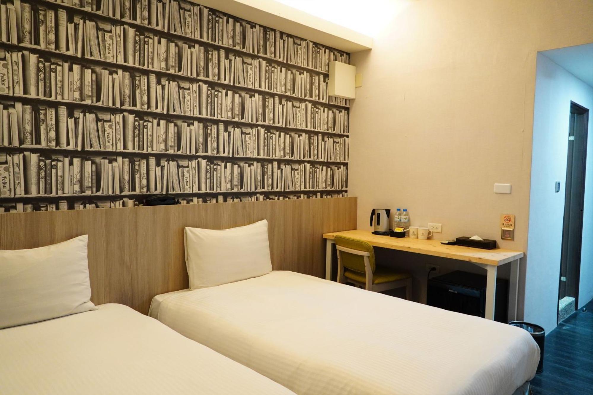 טאיצ'ונג Talmud Hotel Gongyuan חדר תמונה